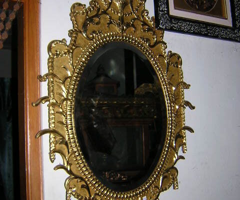 cermin antik gaya klasik