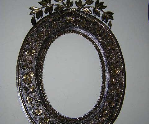bingkai cermin ornamen bunga antik