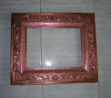 Bingkai cermin persegi ornamental