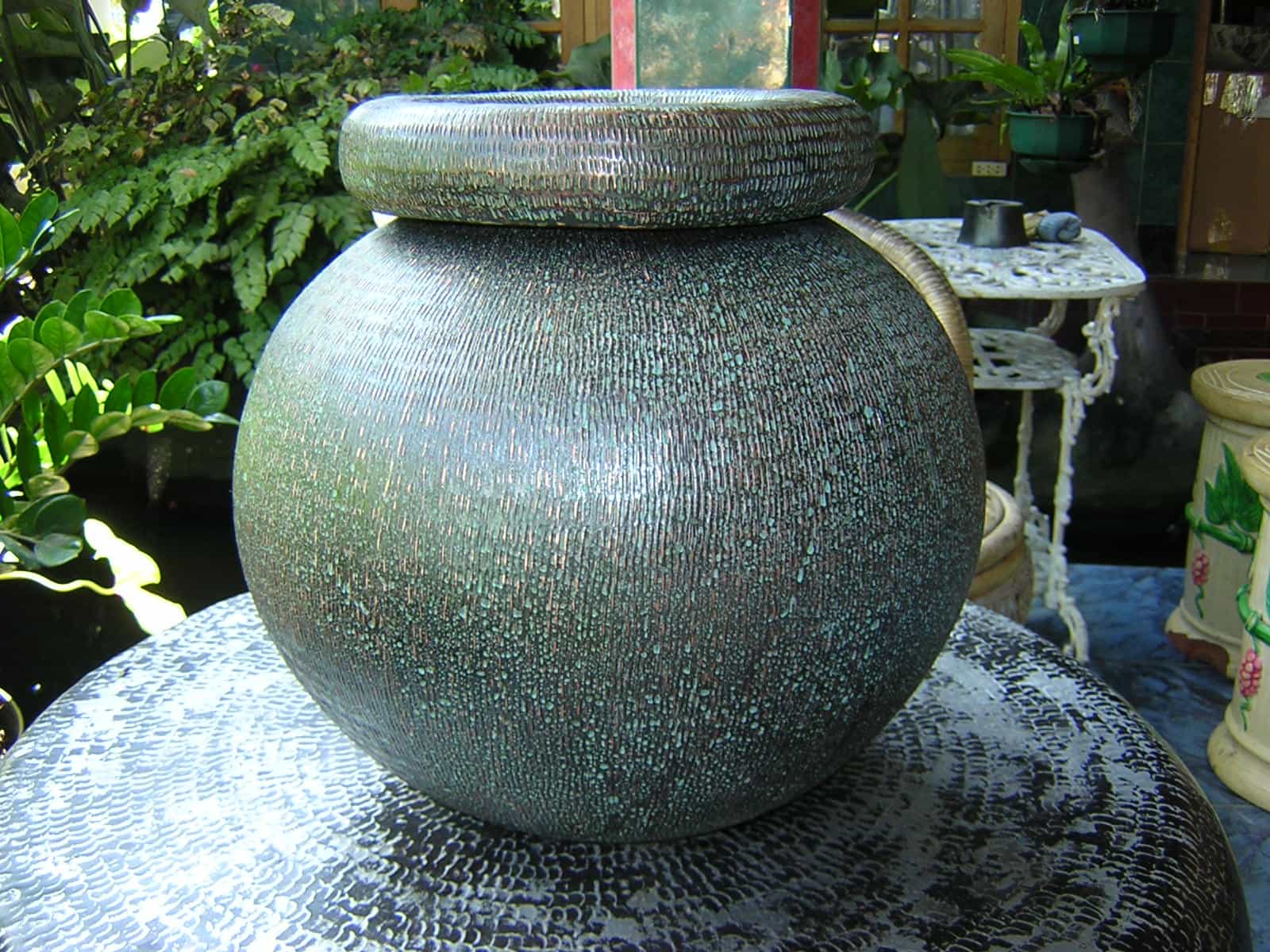 gentong tembaga antik model bola