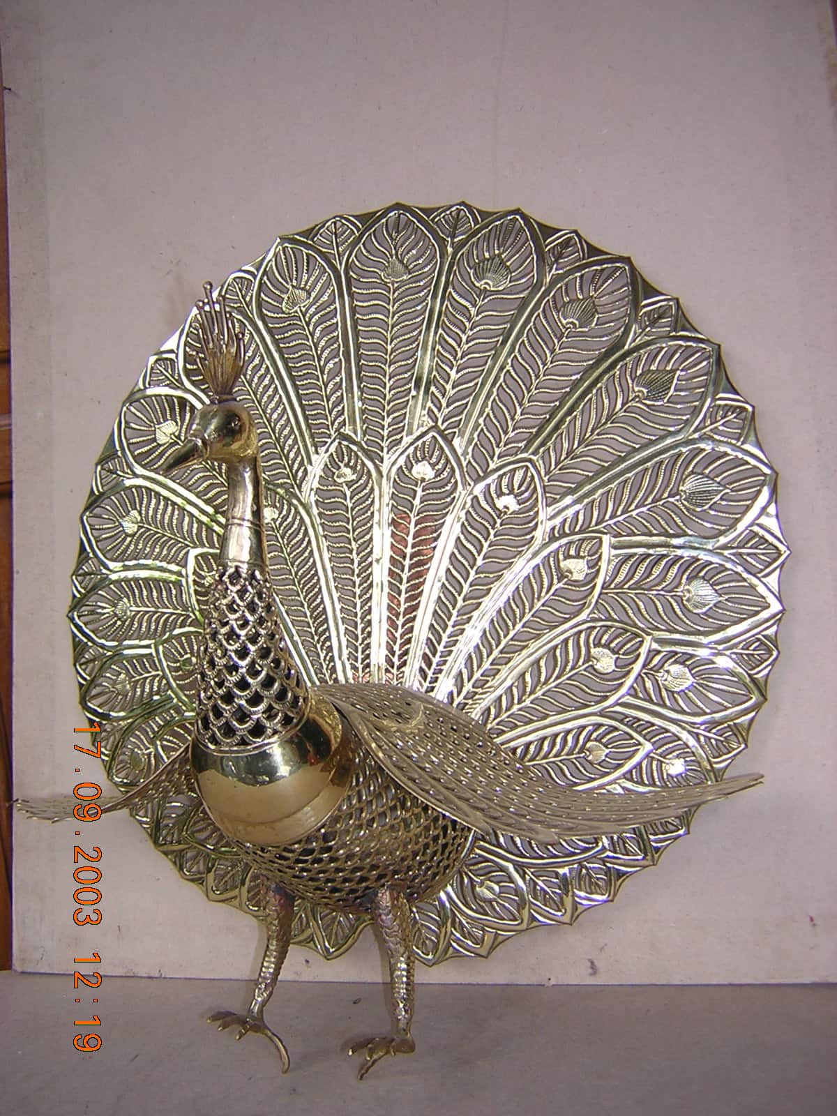 pajangan burung merak antik