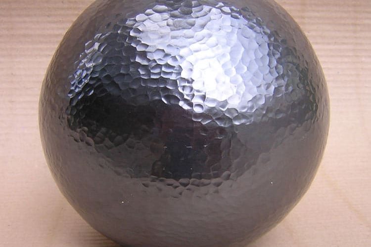vas bunga model bola