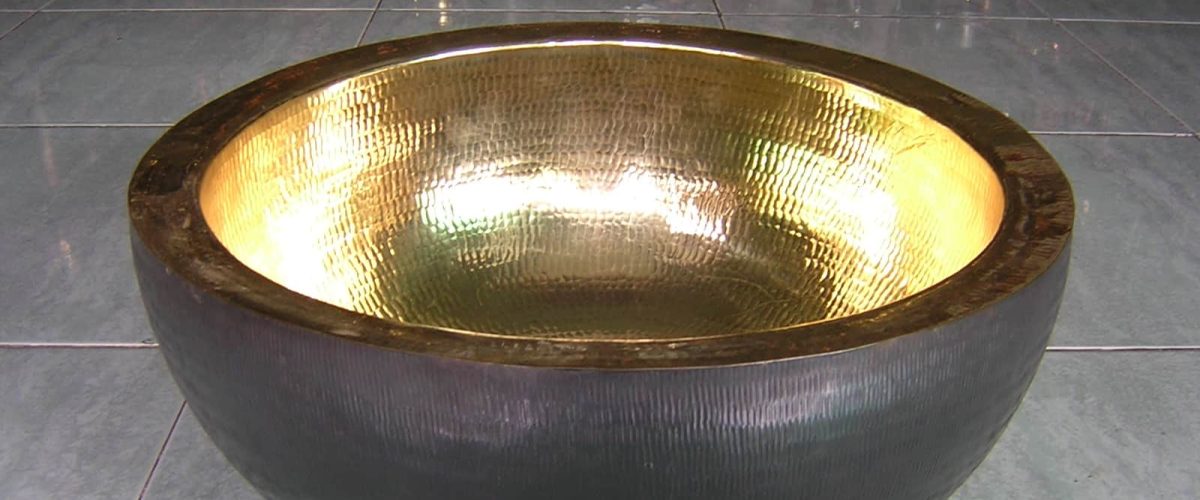 Wastafel Tebal Sisi Hitam