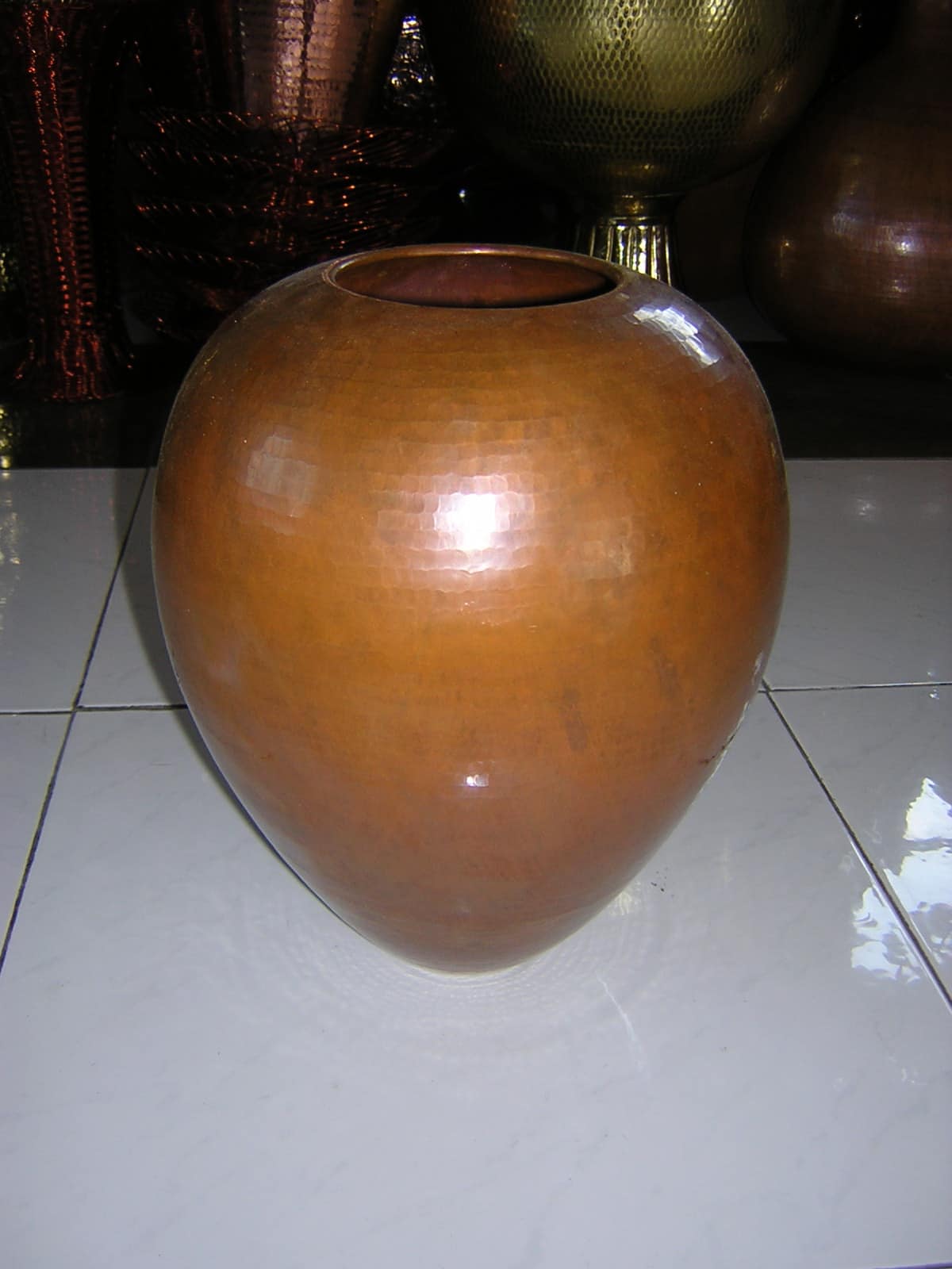 Gentong Antik Model Telur