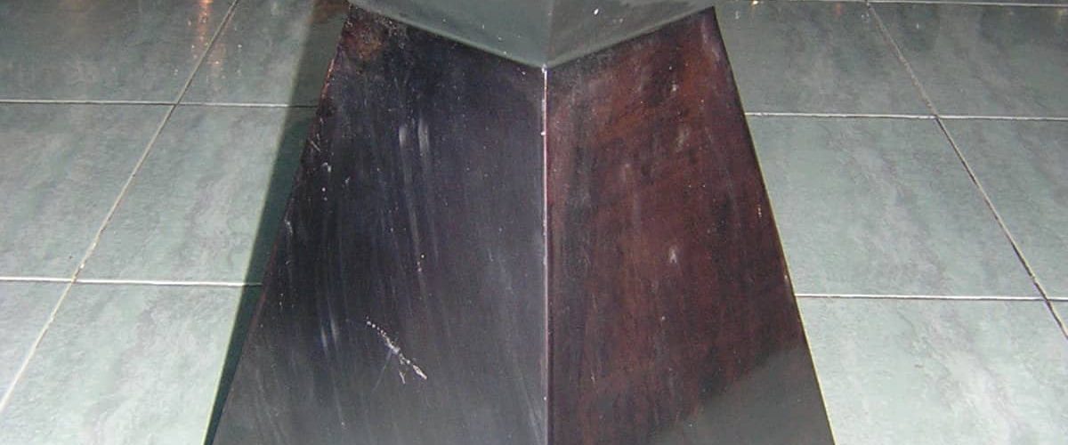 Meja Prism Reflected Polos