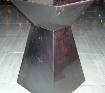 Meja Prism Reflected Polos