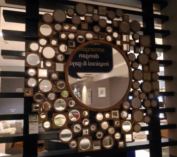 Cermin Lingkaran Frame Acak