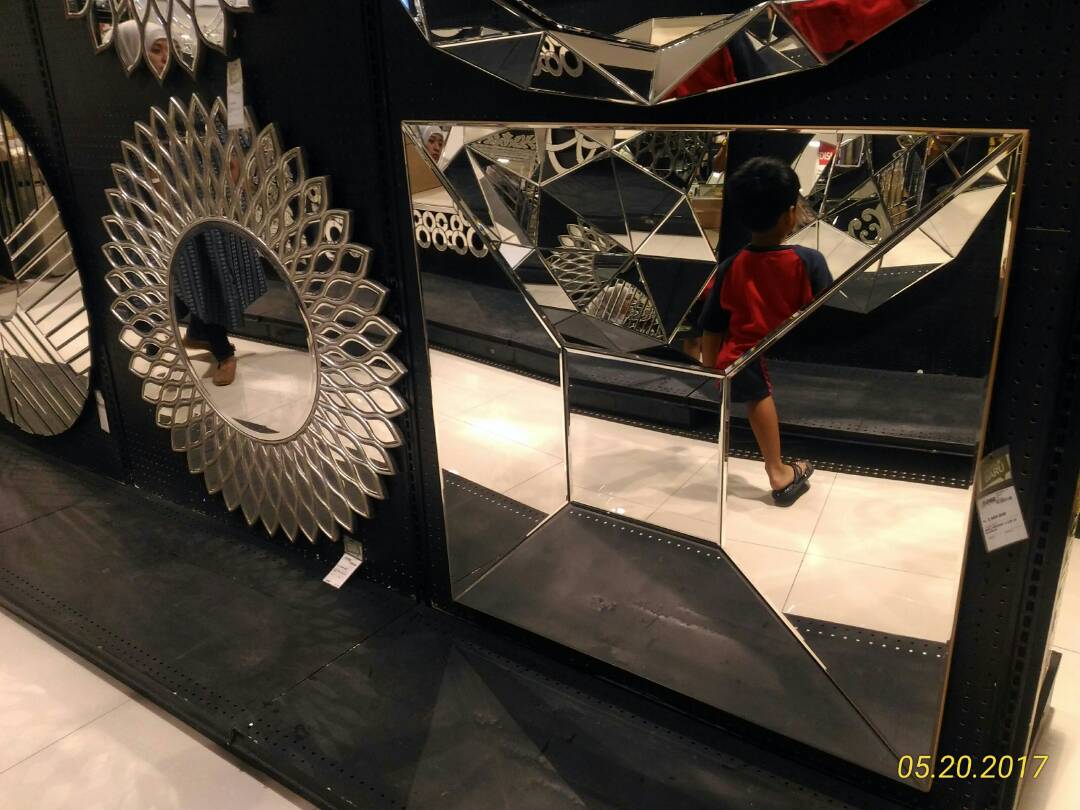 Cermin Kotak Minimalis Unik