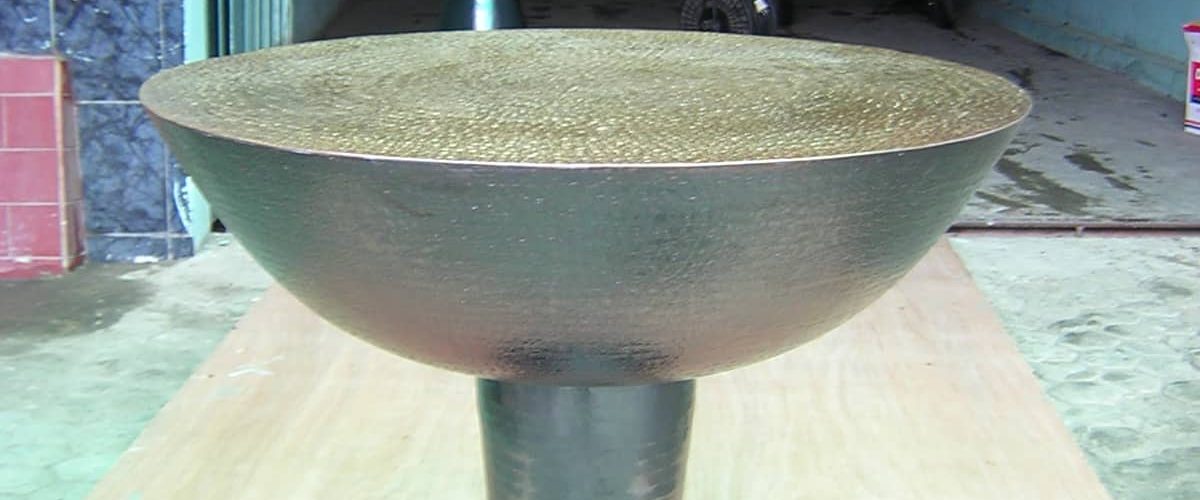 Meja Tembaga Stand Antik