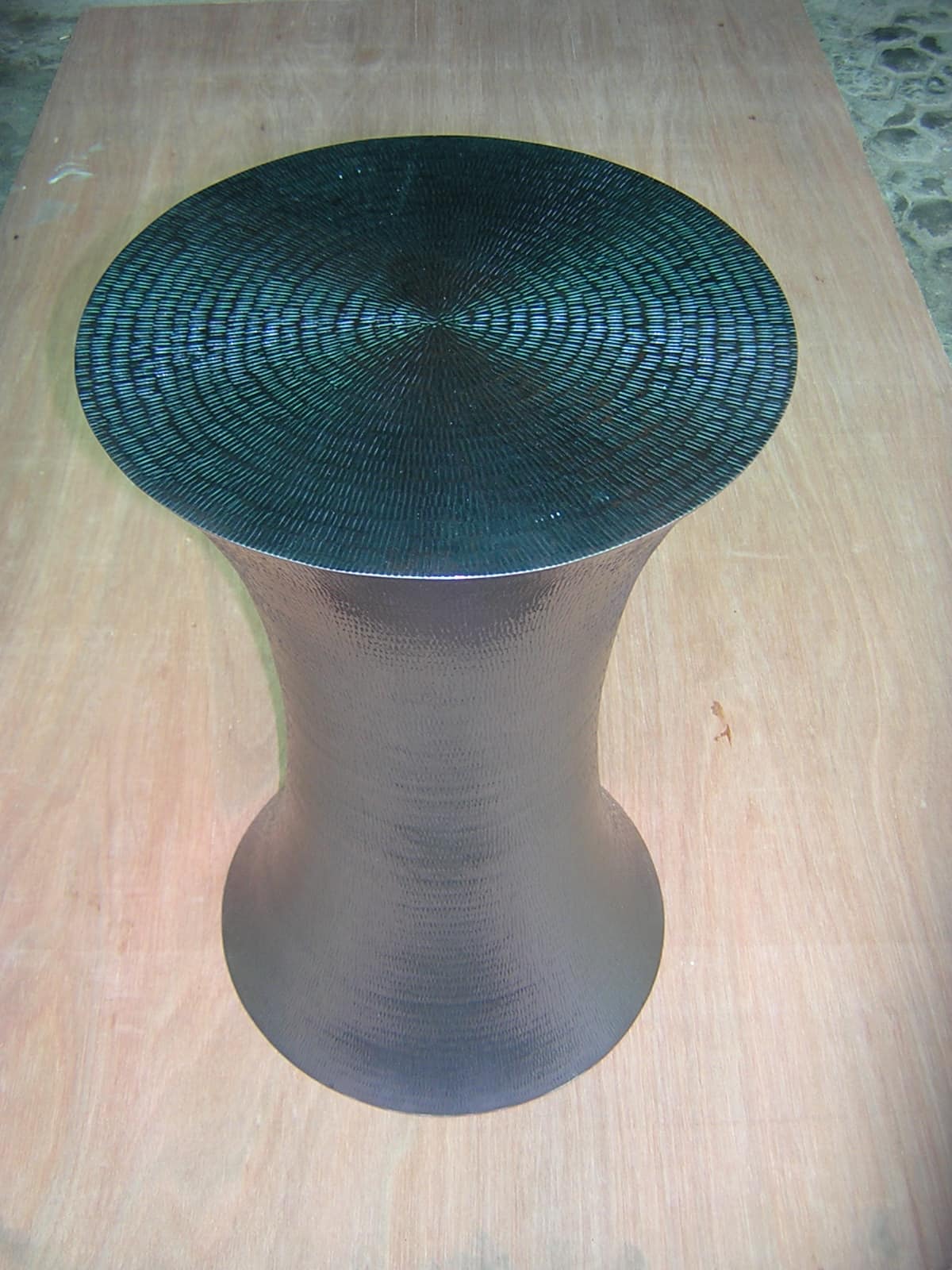Meja Pot Tembaga Cacah