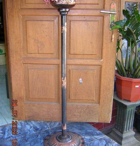 Vas Bunga Stand Antik
