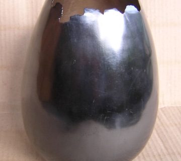 Vas Model Telur Pecah