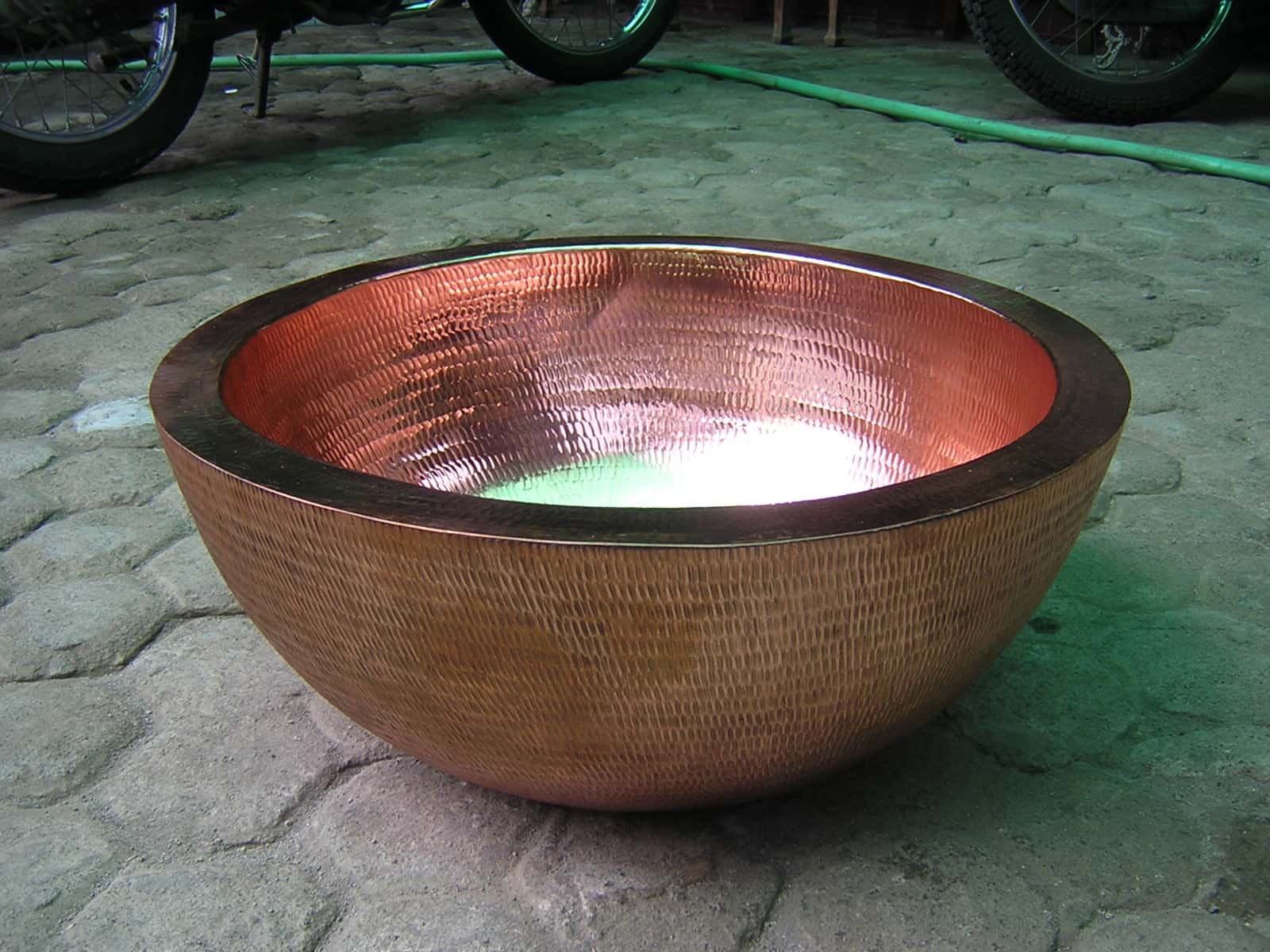 Wastafel Tebal Bulat Merah